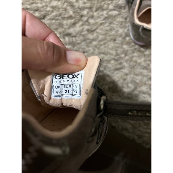 Geox Shoe 5.5 - Picture 3 of 3